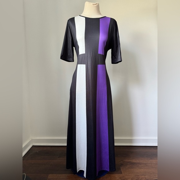 Color Block Crew Neck Maxi Dress, Short Sleeve - Picture 6 of 6